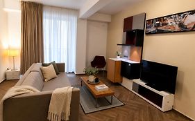 Jafar 5 - Modern 1Br With Balcony & Bathtub